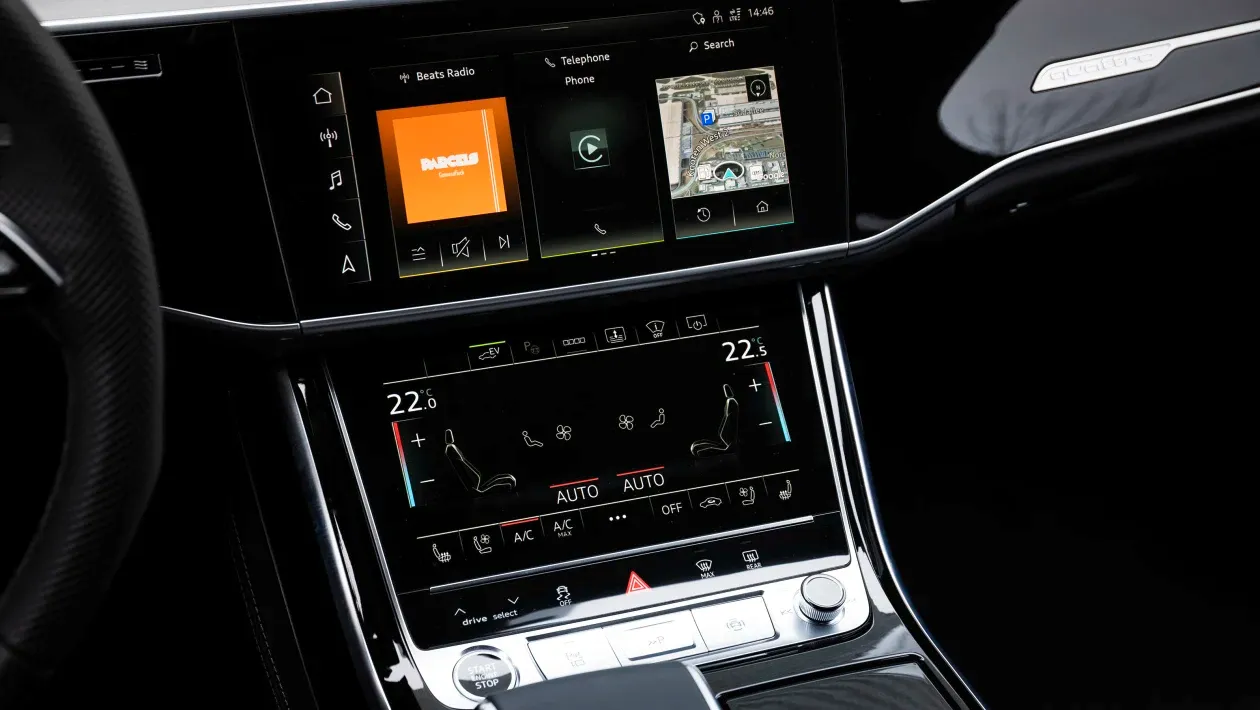 Audi-A8-TFSIe-2022-15_uo4em9