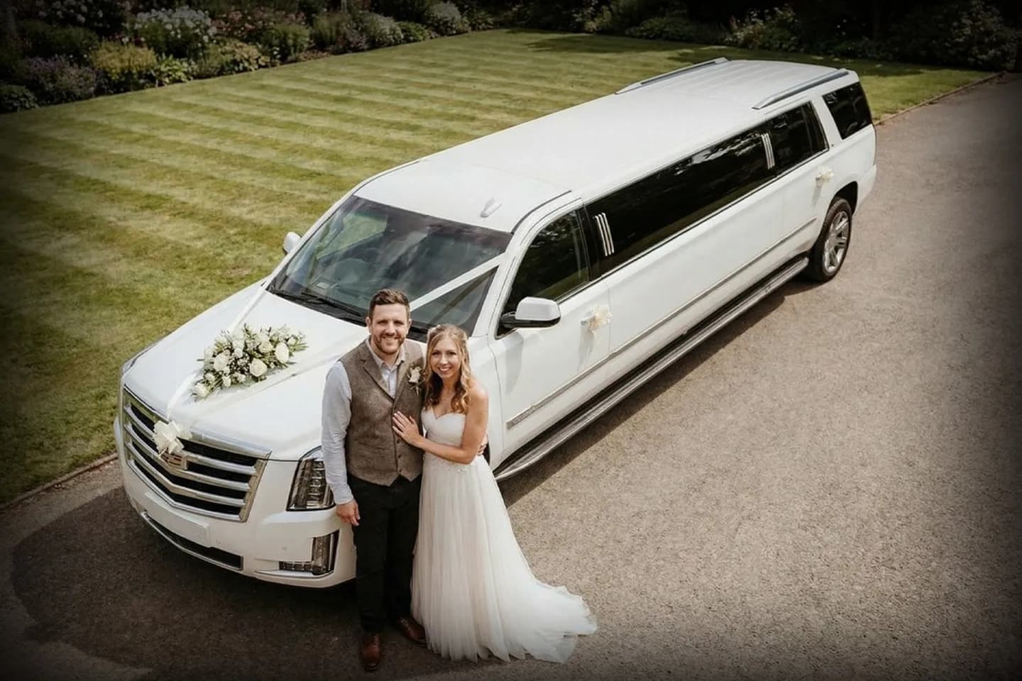 Luxury SUV and limousine service for weddings and special events