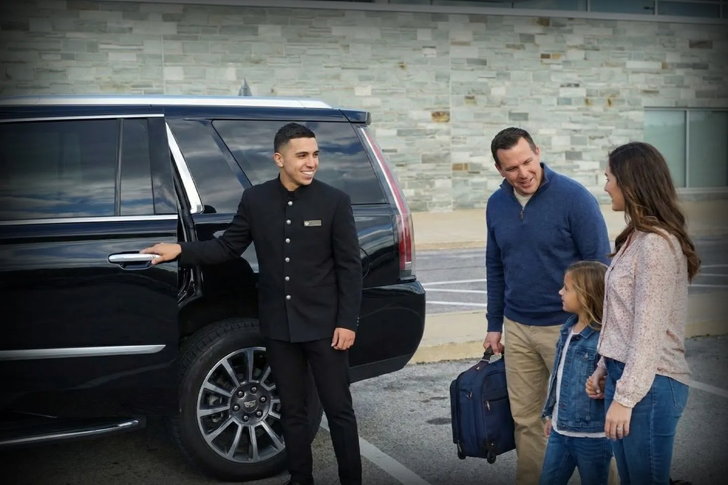 Luxury black car service for pickup and drop-off at Niagara Falls International Airport, New York