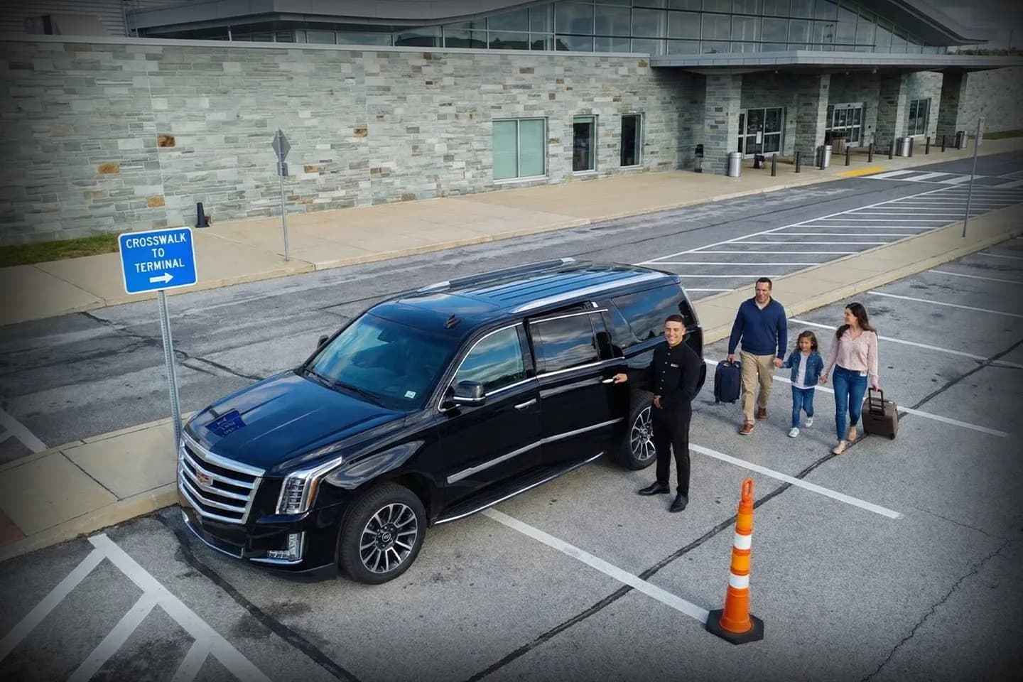 Private luxury car service providing airport transfer at Niagara Falls International Airport