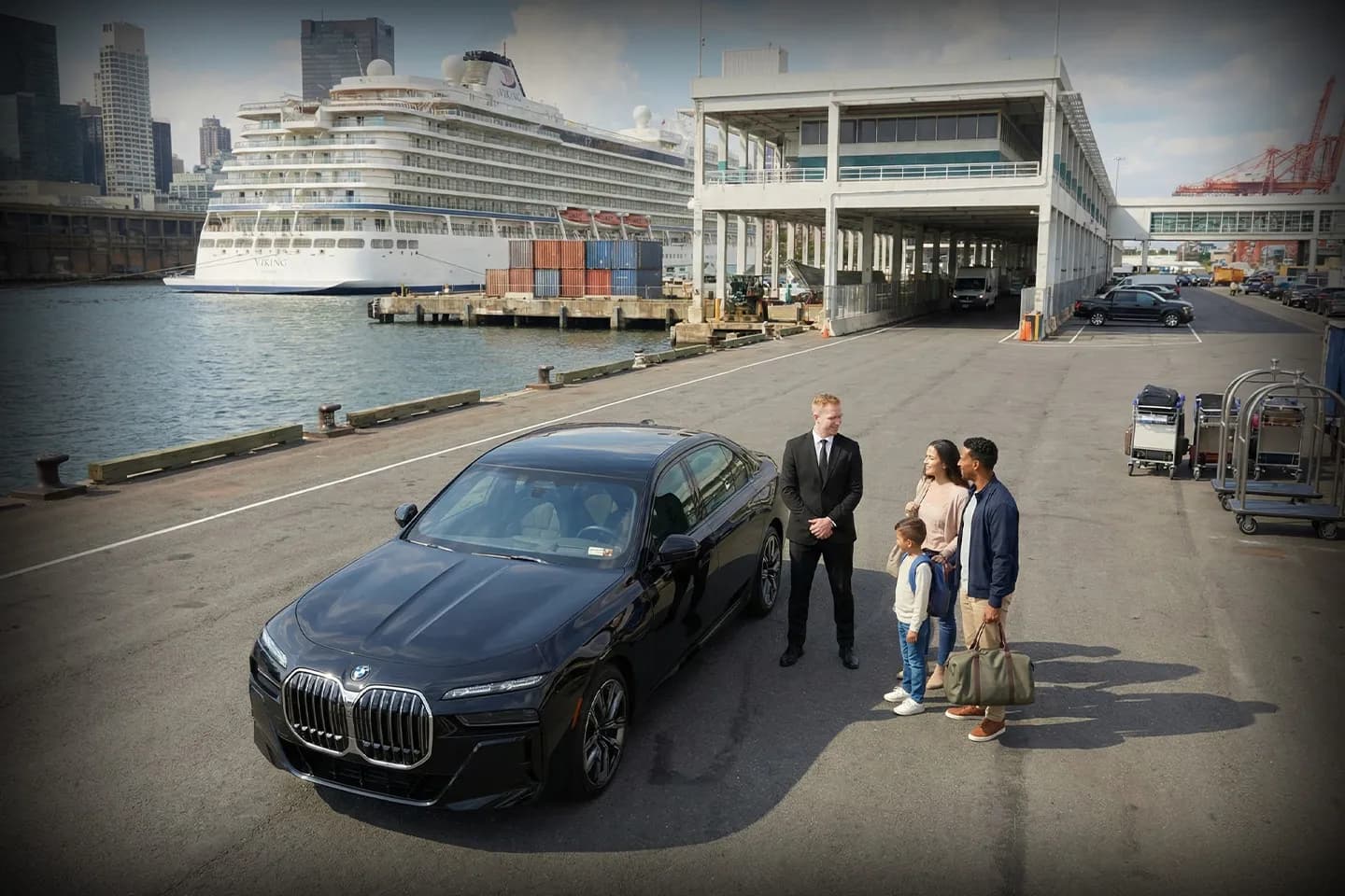 Professional cruise terminal transportation service in New York with luxury car and chauffeur