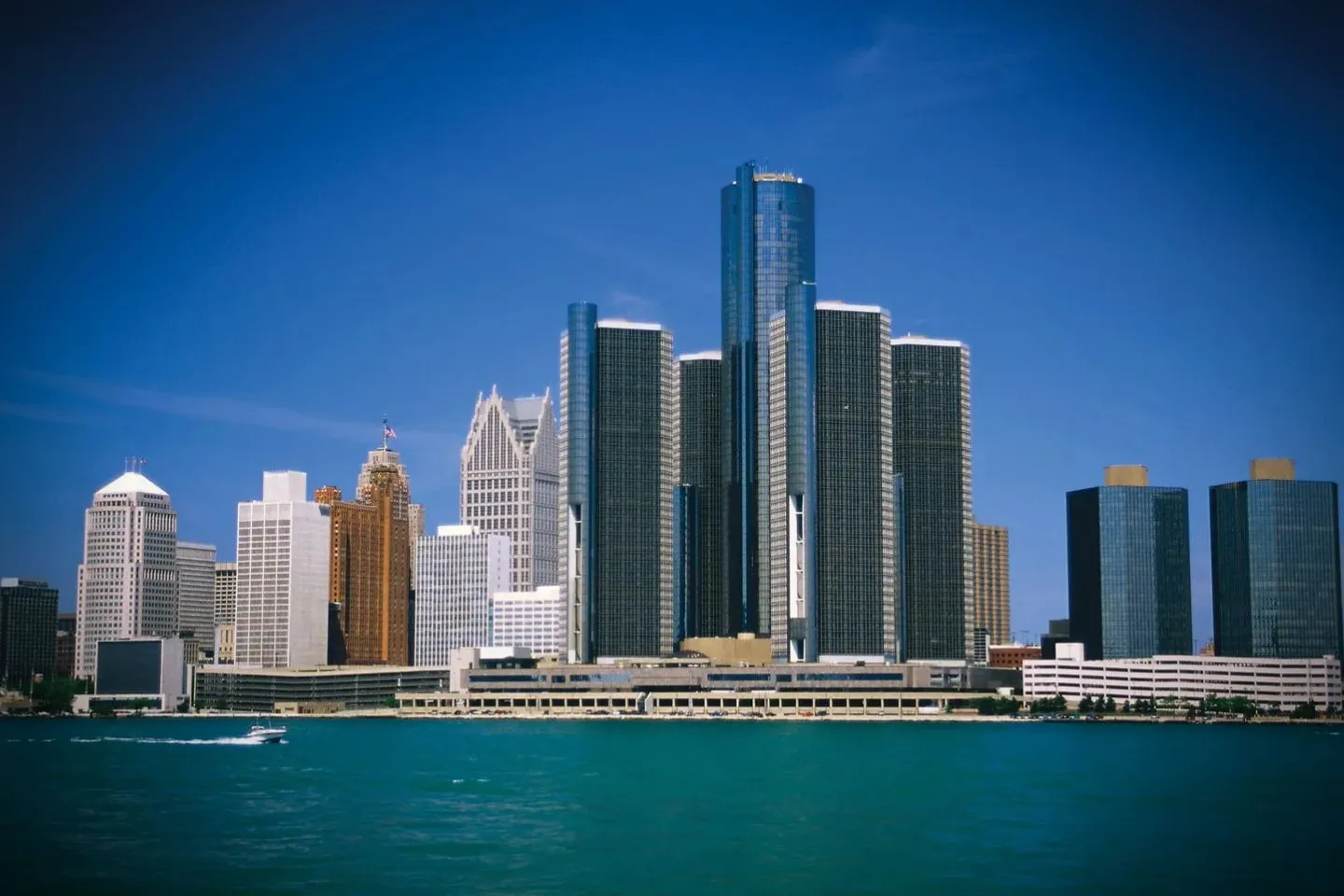 Luxury car service in Michigan MI airport and city transportation