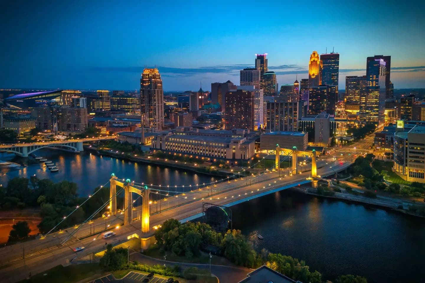 Luxury car service in Minnesota MN airport and city transportation