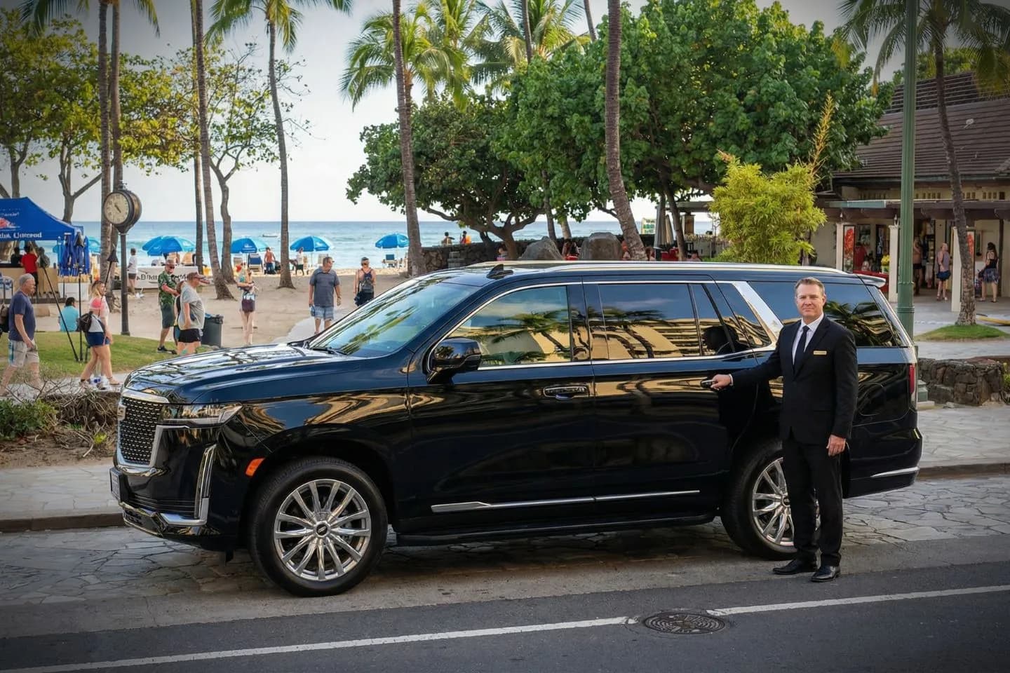 Executive Hawaii, HI Car Service vehicle ready for airport transfer in Honolulu