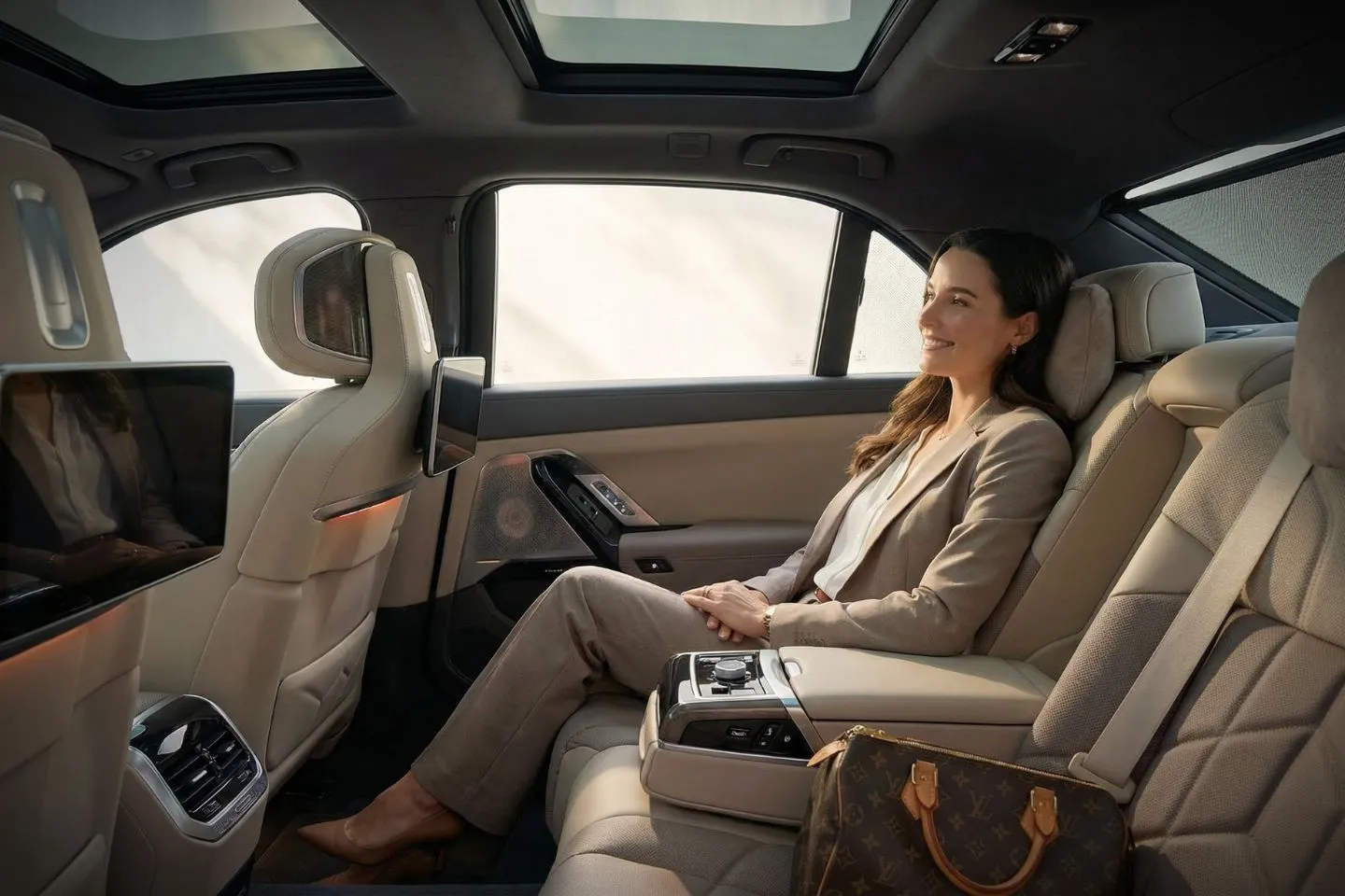 Business traveler using Kentucky car service with professional driver and premium sedan