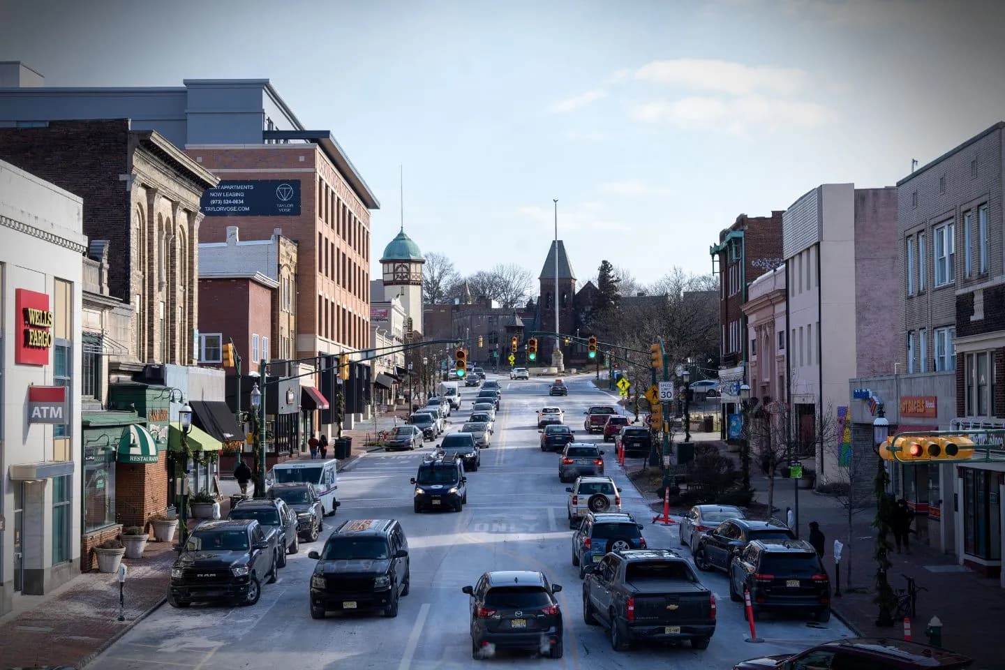 Business traveler in premium car with Somerset NJ Car Service chauffeur in Somerset County