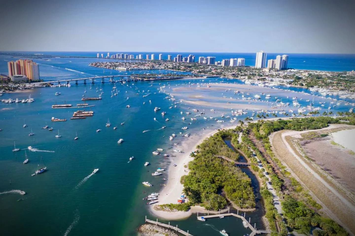 Florida, FL Chauffeur Service limousine waiting outside corporate building for executive pickup