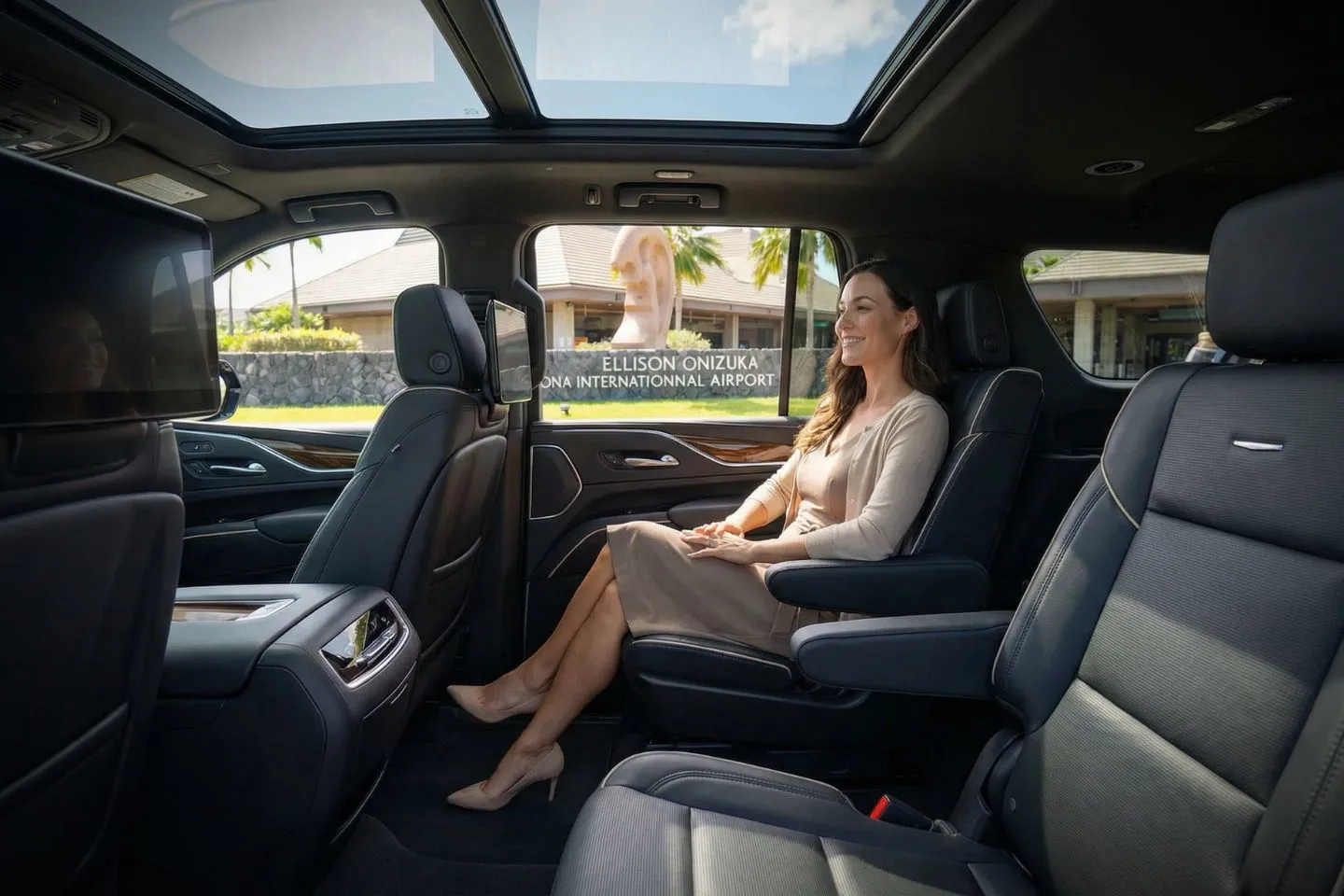 Union Limousine fleet vehicle at Kona International Airport curbside