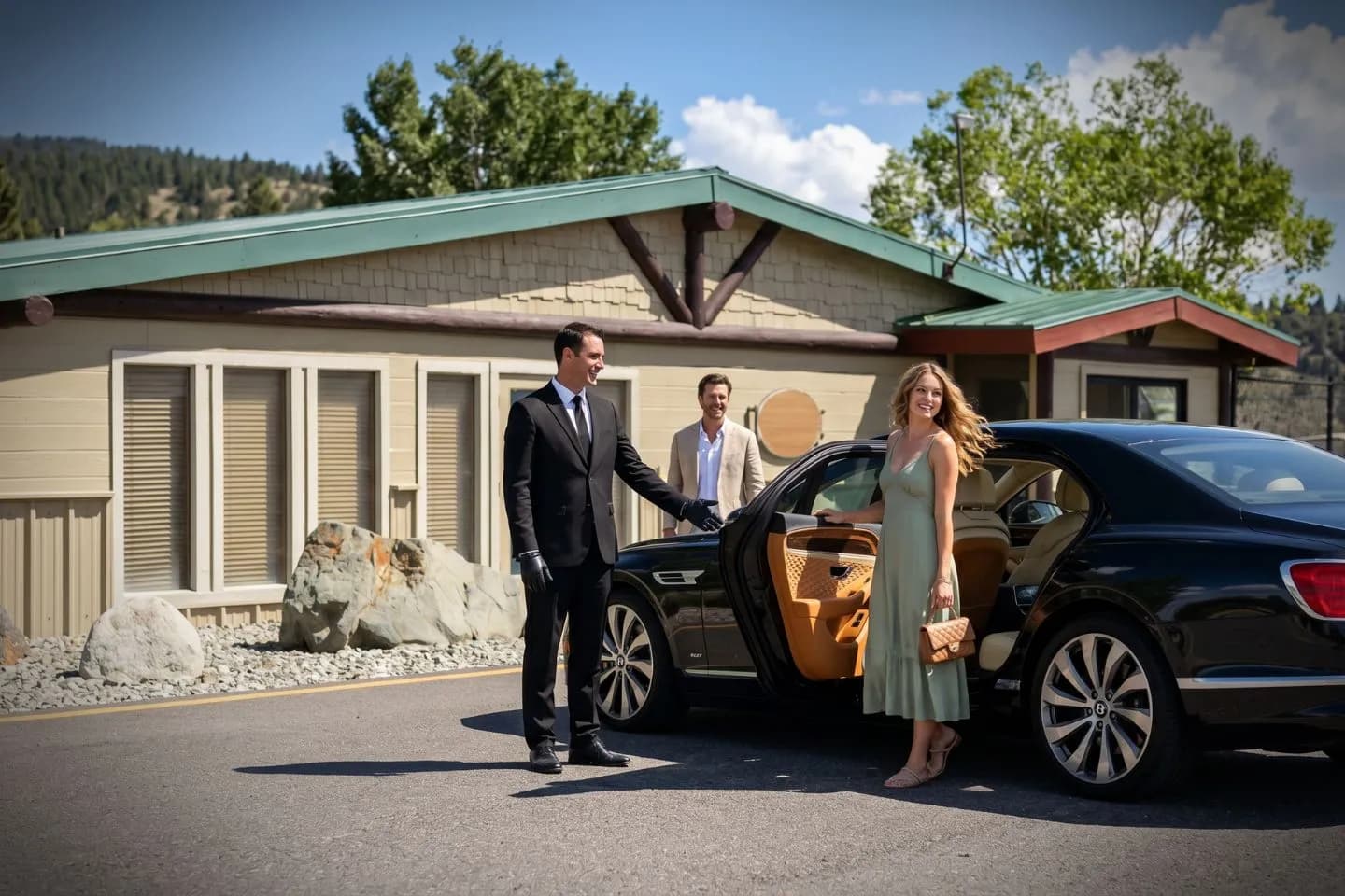 Mercedes Benz S Class offering Mammoth MMH airport transportation to Yosemite National Park Tioga Pass entrance