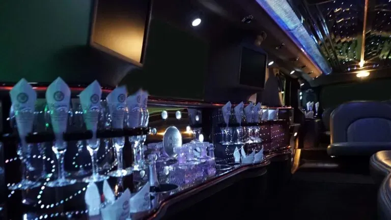 fleet-gallery-stretch-hummer12-768x433 fleet-gallery-stretch-hummer12-768x433