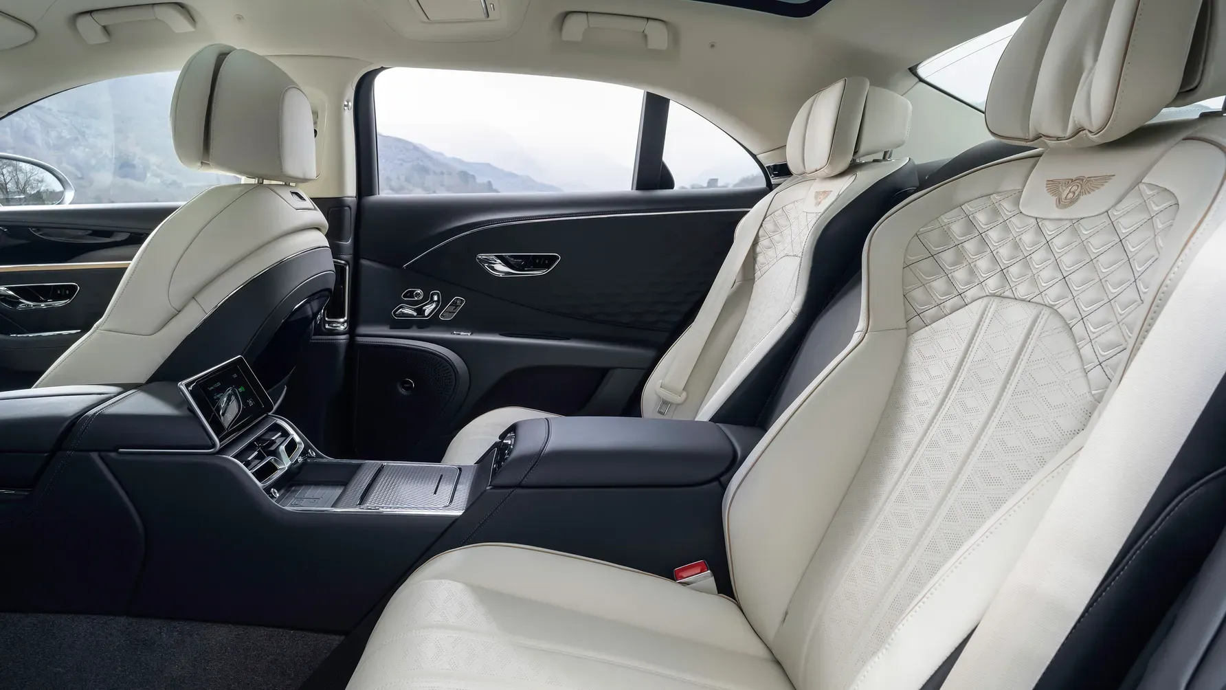 14-Bentley-Flying-Spur-review-2025-UK 14-Bentley-Flying-Spur-review-2025-UK