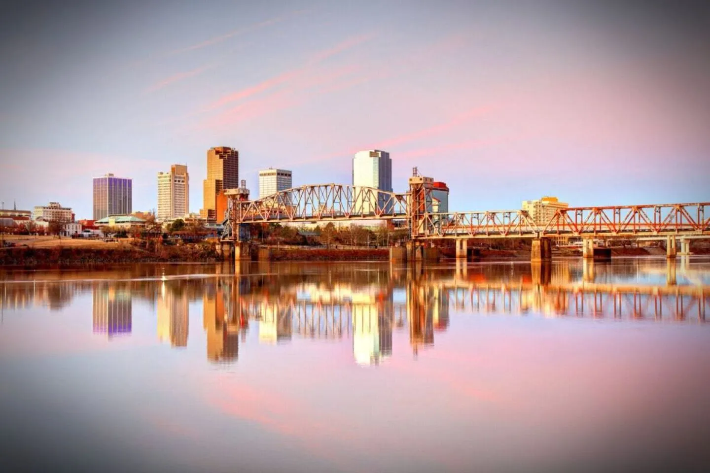 Chauffeur Service in Arkansas, AR Wedding couple arriving in luxury car provided by Arkansas AR chauffeur service with chauffeur assistance