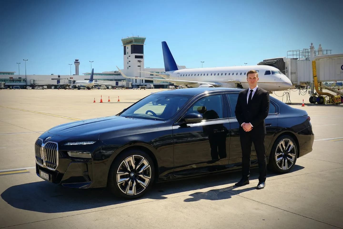 Cincinnati/Northern Kentucky International (CVG) Airport Car Service Luxury black Mercedes Benz S Class at Cincinnati Northern Kentucky International Airport CVG terminal curbside