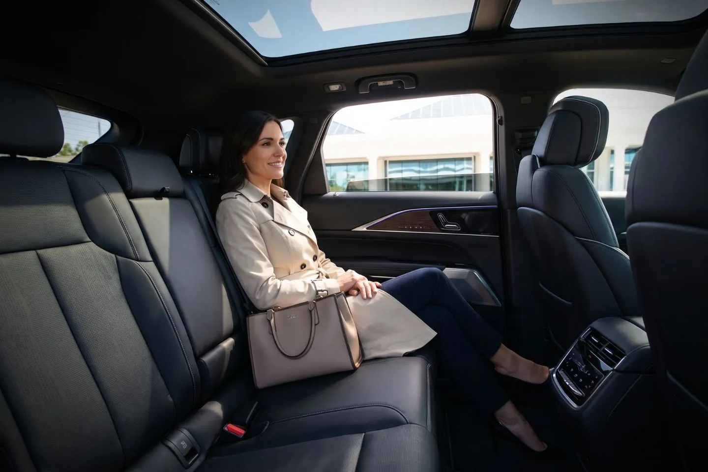 Columbia Metropolitan (CAE) Airport Car Service Mercedes Benz S Class offering CAE airport transportation to South Carolina State Capitol and downtown Columbia