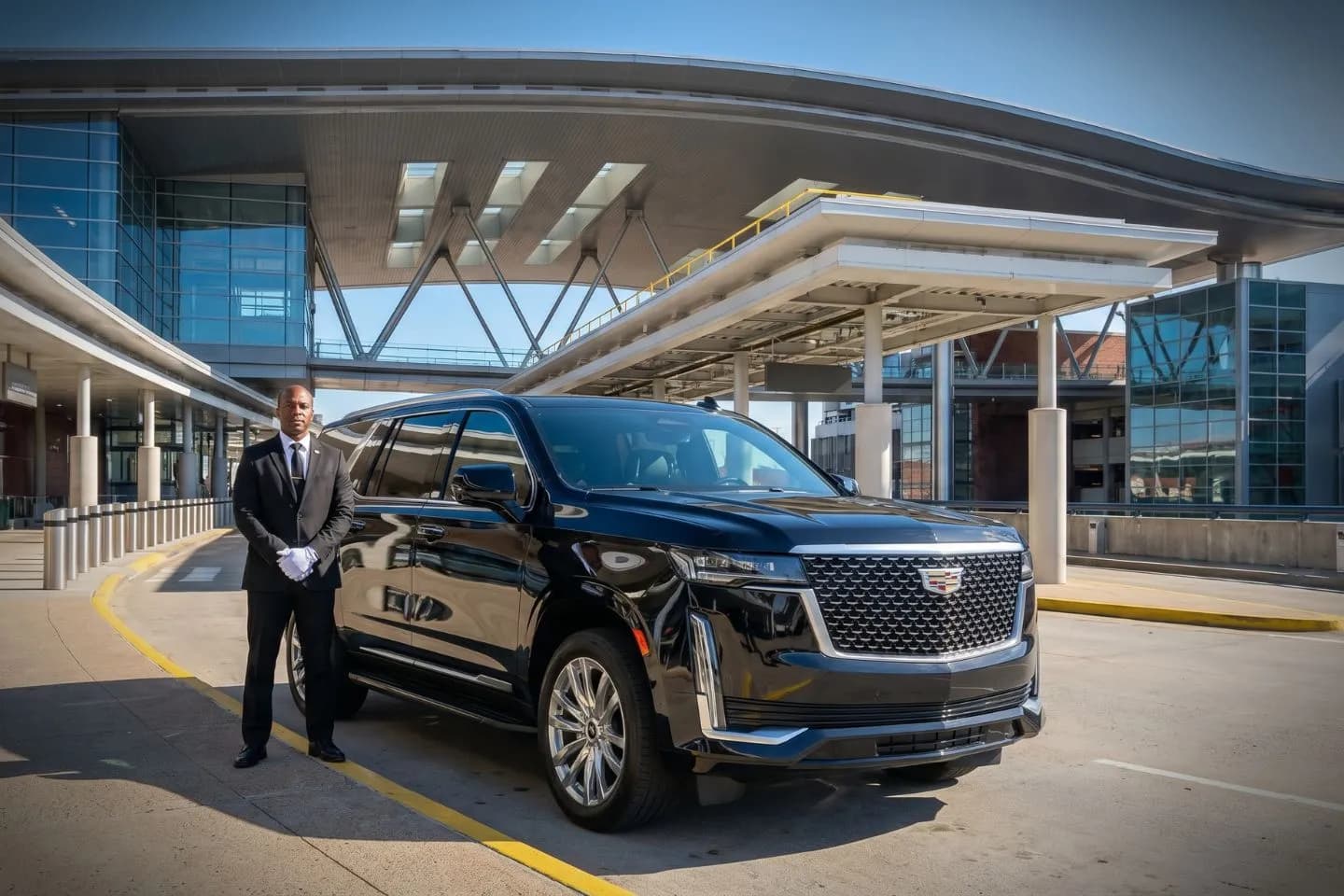 Nashville International (BNA) Airport Car Service Union Limousine chauffeur greeting country music industry guest at BNA Nashville International airport baggage claim