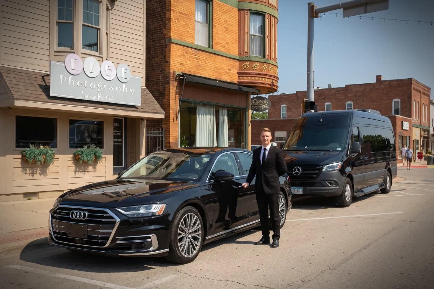 Car Service in Grundy, IL Professional chauffeur car service in Grundy, Illinois.