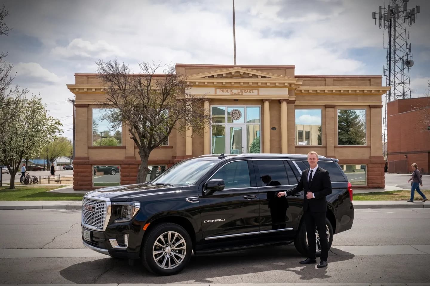 Car Service in Delta, CO Executive black car service in Delta, CO offering reliable, safe, and punctual transportation.