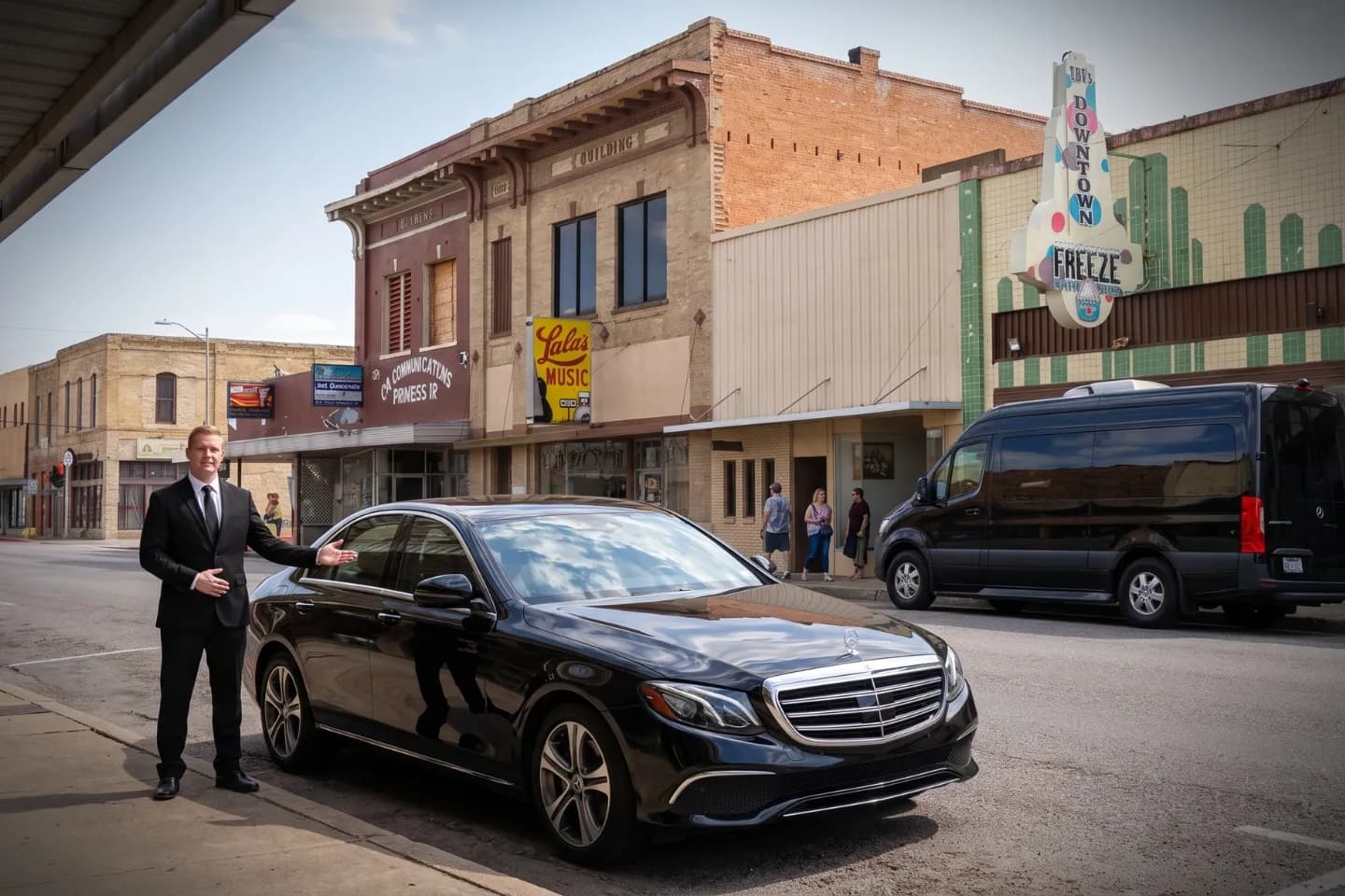 Car Service in Jim Wells, TX Luxury car service in Jim Wells, TX with professional chauffeur