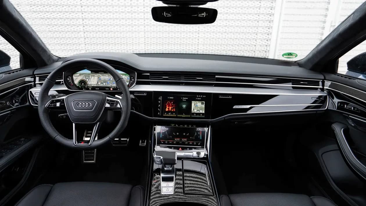 Audi-A8-TFSIe-2022-13_hrnxxs