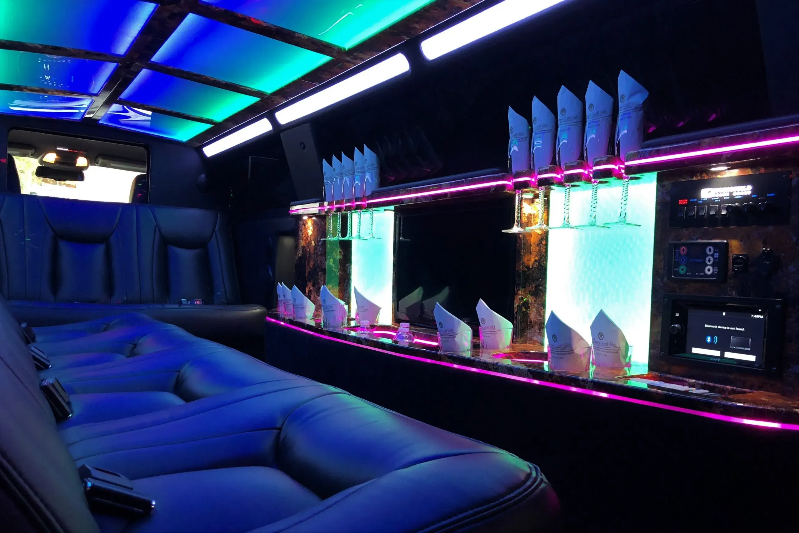 fleet-gallery-stretch-limo-10-passenger09-scaled