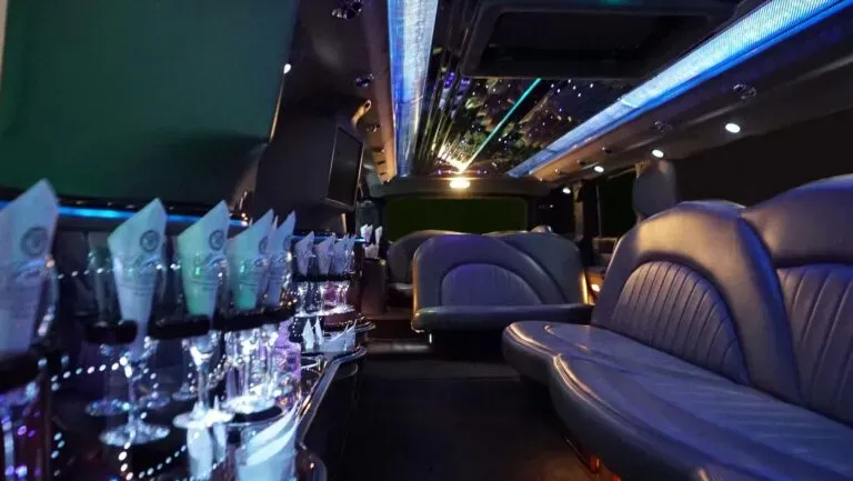 fleet-gallery-stretch-hummer10-768x433