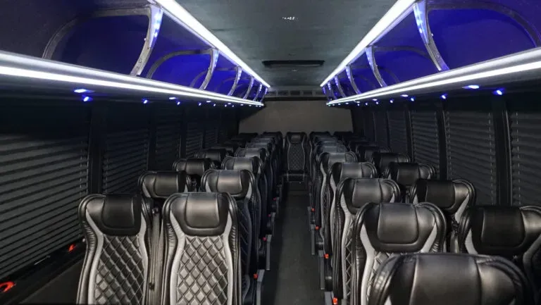 fleet-gallery-executive-coaches01-768x433