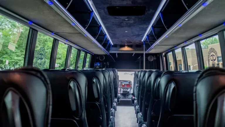 fleet-gallery-executive-coaches11-768x432