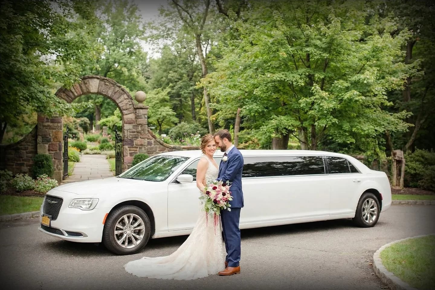 Stretch limousine for weddings in Nassau, NY with chauffeur service