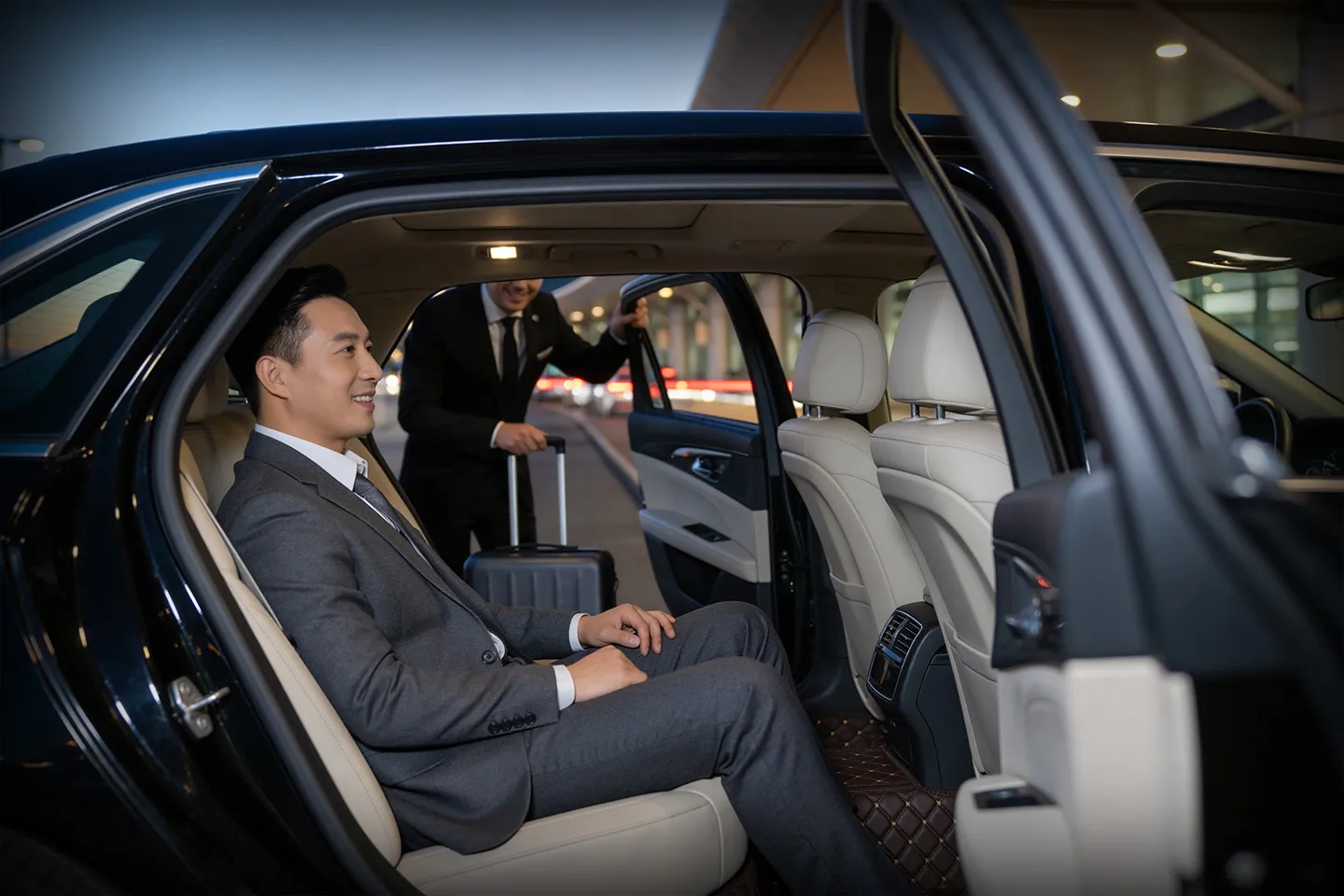 Luxury black car service for pickup and drop-off at Buffalo Niagara International Airport