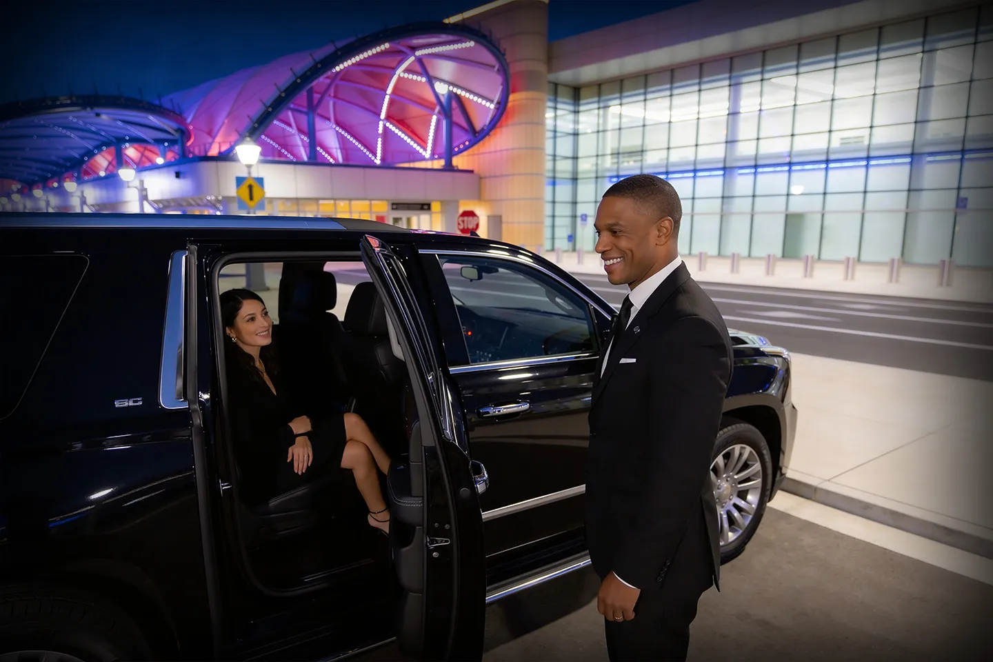 Chauffeur-driven executive car service to and from Rochester International ROC Airport