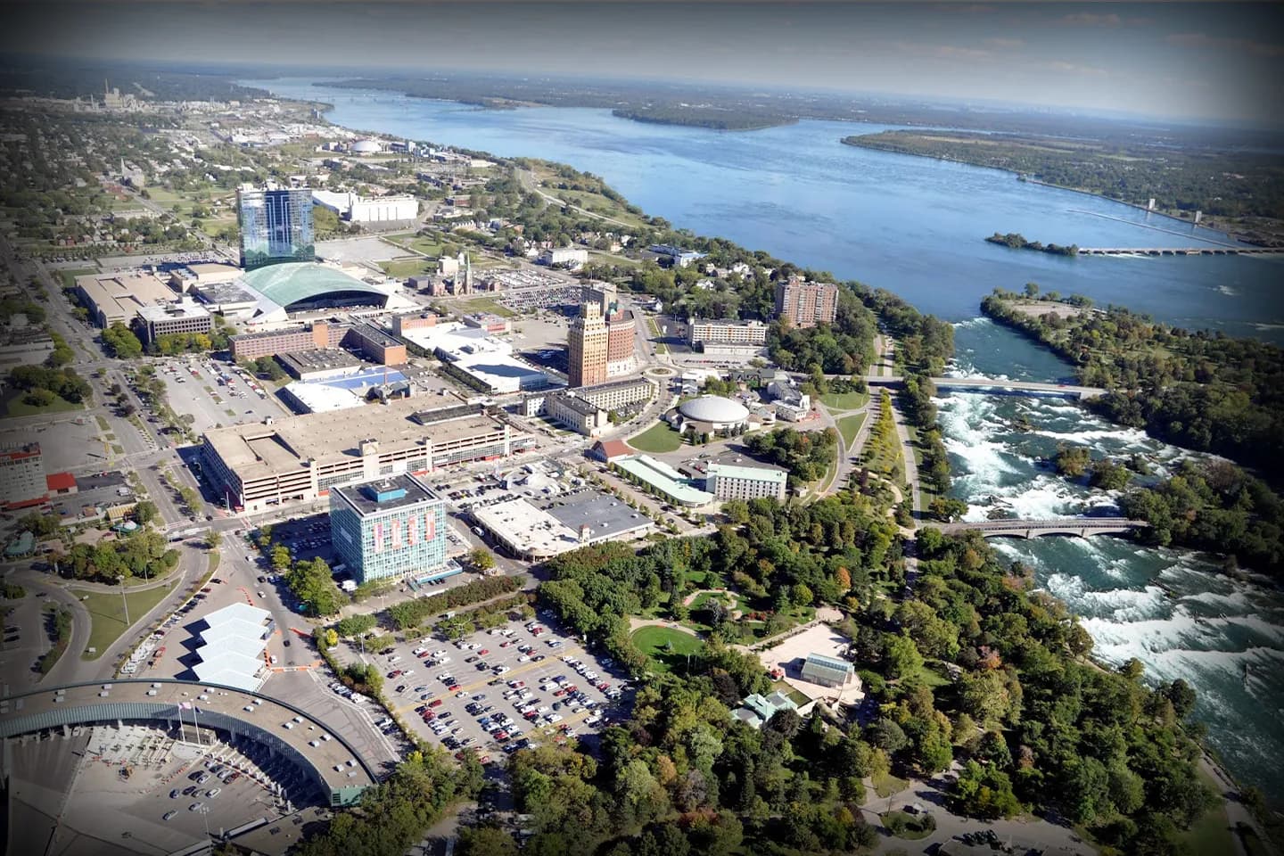 Luxury sedan waiting in Niagara NY for Niagara, NY Chauffeur Service airport pickup with professional driver