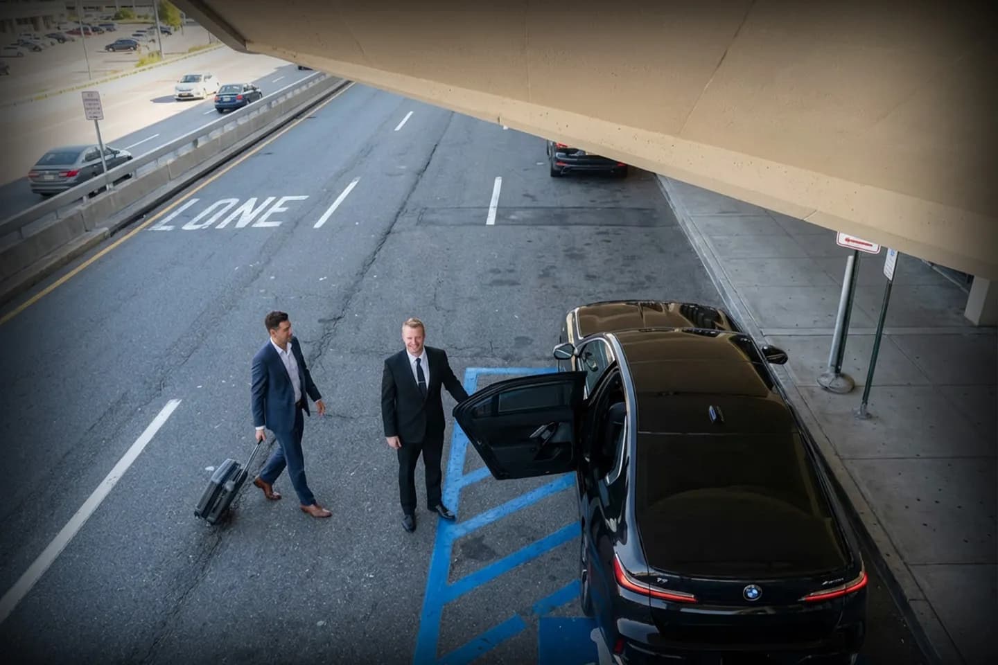 Newark Liberty International (EWR) Airport Car Service Private luxury car service providing airport transfer at Newark Liberty International Airport