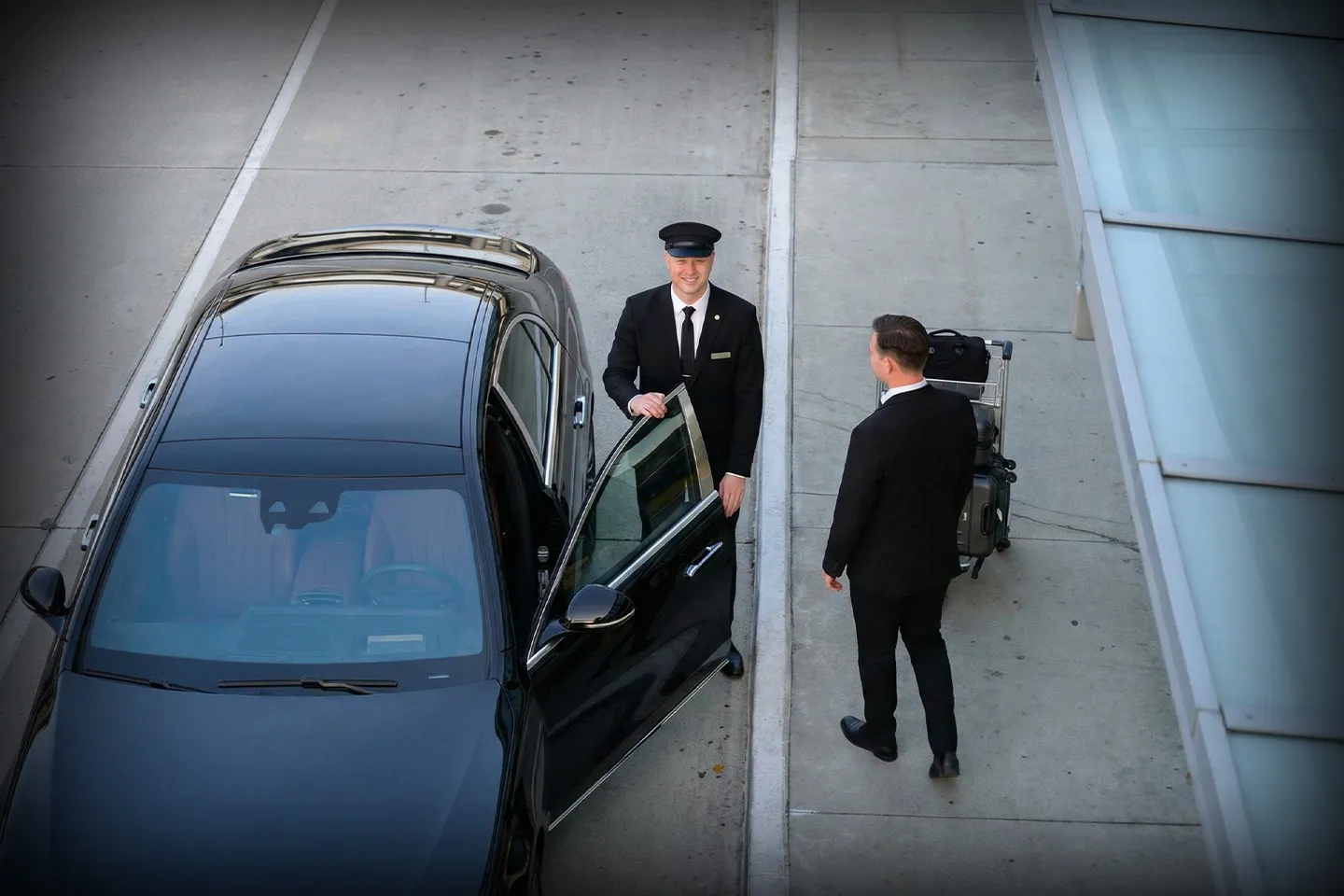 Pittsburgh International (PIT) Airport Car Service Luxury black car service near Pittsburgh International Airport for pickup and drop-off